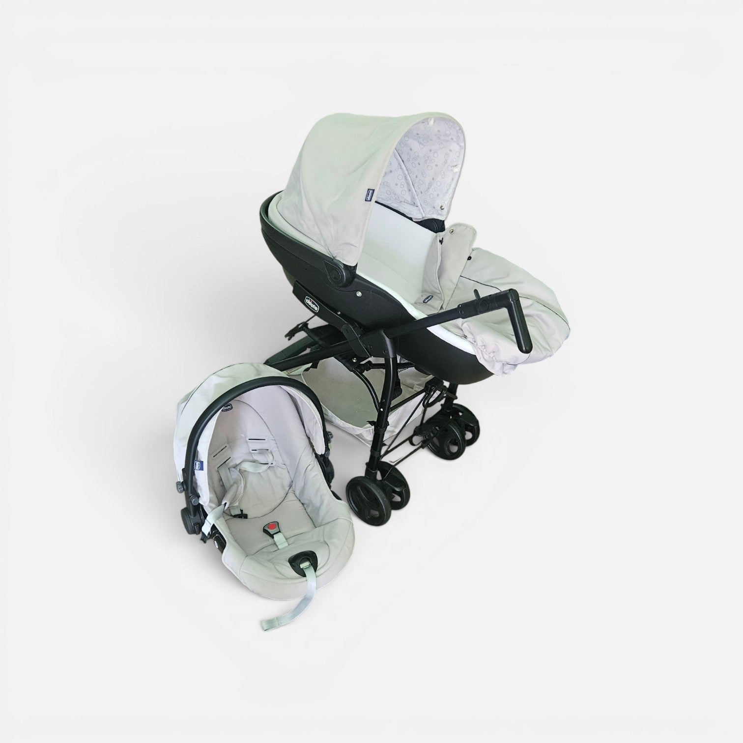 Carucior Chicco Trio Sprint configurată doar cu două piese