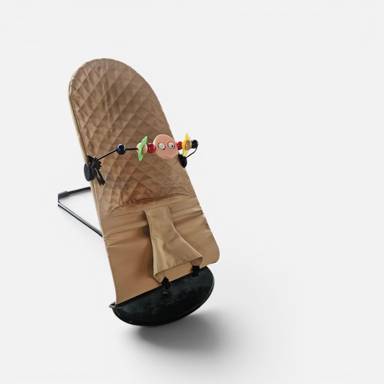 Balansoar ergonomic pentru bebeluși, model inspirat de designul clasic BabyBjörn Bliss